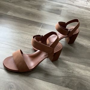 Naturalizer Gen N Strappy Heels Size 8